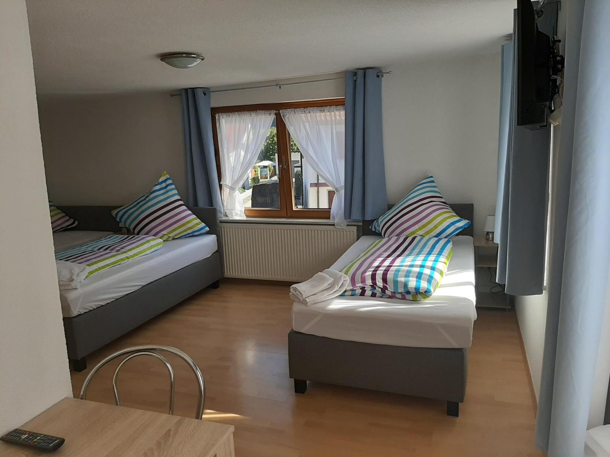 Gaestehaus Pension Waldhorn Weilen unter den Rinnen エクステリア 写真