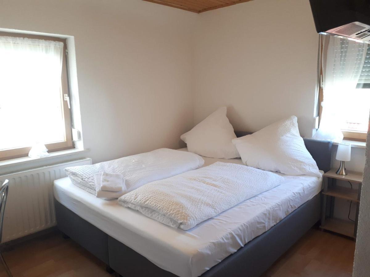 Gaestehaus Pension Waldhorn Weilen unter den Rinnen エクステリア 写真