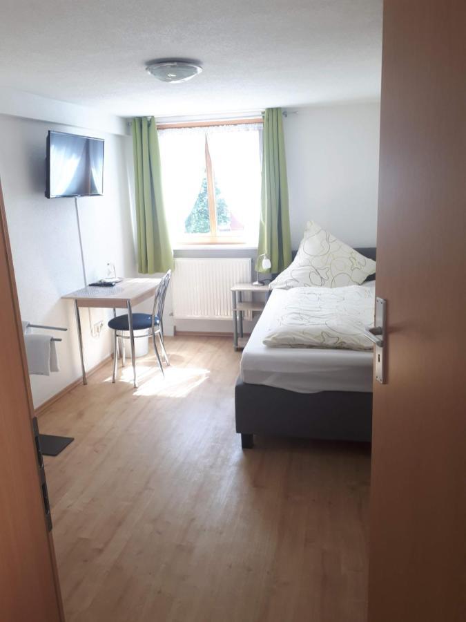 Gaestehaus Pension Waldhorn Weilen unter den Rinnen エクステリア 写真
